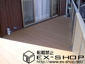のウッドデッキ リウッドデッキ200 異形納まり+シンプルモダンデッキフェンス7型 半目隠し横格子 施工例