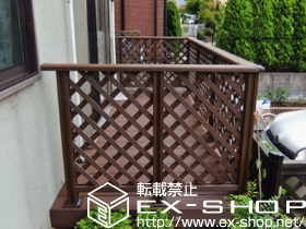 のウッドデッキ リコステージII 単体＋デッキフェンス フラットラチスパネル（密目タイプ） 施工例