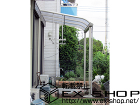 のテラス屋根 プレシオステラス R型 テラスタイプ 単体 積雪〜20cm対応＋吊り下げ物干し 標準2本入り 施工例