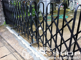 のカーゲート ポリピタR2型 レールタイプ 両開き 施工例