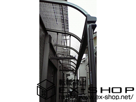 のテラス屋根 ライザーテラスII R型 テラスタイプ 連棟　積雪〜20cm対応＋吊り下げ物干し　標準　2本入 施工例