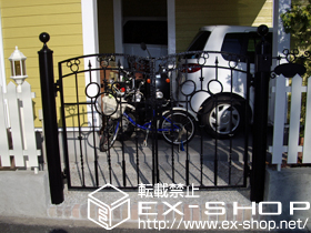 の門扉 ディズニー門扉 ミッキーA型 両開き 丸門柱式＋ギボシ（アイアンティーク）×2 サイン（ネームシール付） インターホン台座 施工例