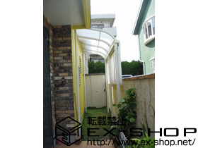 のテラス屋根 ライザーテラスII R型 テラスタイプ 単体 積雪〜20cm対応+トステム  前面パネル 1段仕様+ふさぎ材 施工例