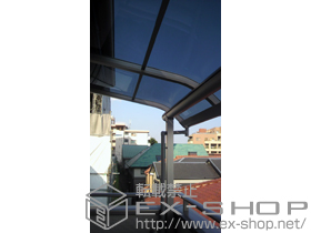 のバルコニー・ベランダ屋根 プレシオステラス R型 屋根タイプ 連棟　積雪〜20cm対応 施工例