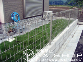 のフェンス・柵 ハイグリッドフェンスUF8型 フリーポールタイプ 施工例