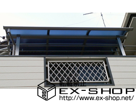 のバルコニー・ベランダ屋根 プレシオステラス R型 屋根タイプ 　積雪〜20cm対応＋吊り下げ式物干し　標準　2本入り 施工例