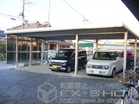 のカーポート レオンポートneoDX＋スチール折板屋根ふき材＋サイドパネル　51-24　３段タイプ 施工例