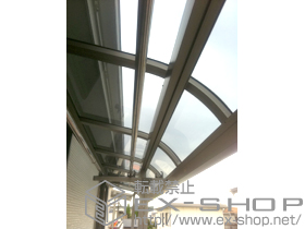 のバルコニー・ベランダ屋根 ライザーテラスII R型 屋根タイプ 連棟 積雪〜20cm対応 施工例