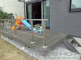 のウッドデッキ リコステージII＋ステップ2段＋モダンデッキフェンス フラットラインパネルT-8 6スパン 施工例