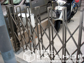 のカーゲート トリップゲート PB型 ノンレール 両開き 施工例