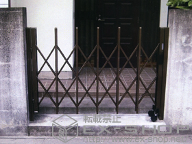 のカーゲート トリップゲート PA型 ノンレール 片開き 施工例