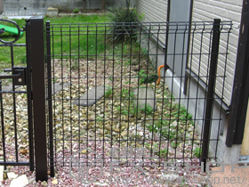 のフェンス・柵 ハイグリッドフェンスN8型 フリーポールタイプ 施工例