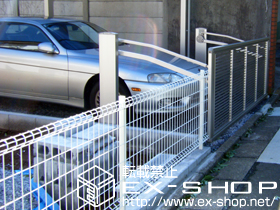 のカーゲート エクスラインアップゲート 1型 手動式 施工例