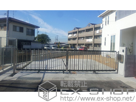 のカーゲート サンルーチェ　両開き　キャスター式 施工例