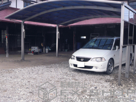 のカーポート カーブポートシグマIII ワイド　積雪〜30cm対応+サイドパネル　2段H500+H800+収納式物干し　標準タイプ　2本入り 施工例