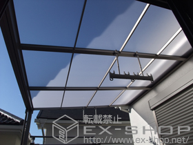 のテラス屋根 ライザーテラスIIF型 テラスタイプ 単体 積雪〜20cm対応+吊り下げ物干し　標準　2本入 施工例