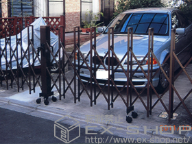 のカーゲート トリップゲート PB型 ノンレール 両開き 施工例