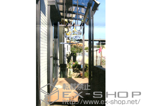 のテラス屋根 プレシオステラス R型 テラスタイプ 単体?積雪〜20cm対応+吊り下げ物干し　標準　2本入 施工例