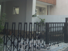 のカーゲート アルシャインII L型 Aタイプ ノンレール 両開き 施工例