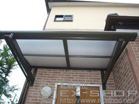 のバルコニー・ベランダ屋根 ライザーテラスII F型 ルーフタイプ 単体 積雪〜20cm対応 施工例