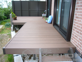 のウッドデッキ リコステージII 連棟 台形出幅違い納まり 施工例