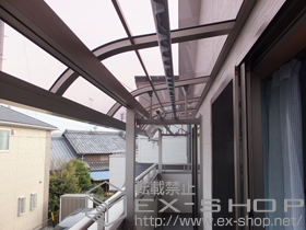 のバルコニー・ベランダ屋根 ライザーテラスII R型 屋根タイプ 連棟 積雪〜20cm対応+吊り下げ物干し 標準 3本入 施工例