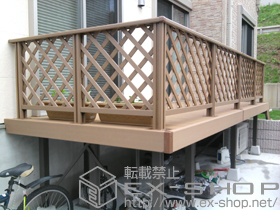 のウッドデッキ リコステージII 単体+デッキフェンス フラットラチスパネル（粗目タイプ） 施工例