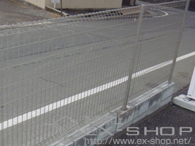 のフェンス・柵 ハイグリッドフェンスN8型 施工例