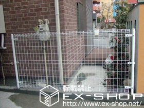 のフェンス・柵 イーネットフェンス1M型 間仕切り柱タイプ 施工例