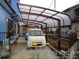 のカーポート レイナキャップポート 縦連棟 積雪〜20cm対応+収納式物干し 2型 2本入 施工例
