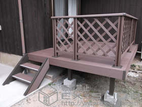 のウッドデッキ リコステージII 単体+フラットラチスデッキフェンス（粗目） 施工例