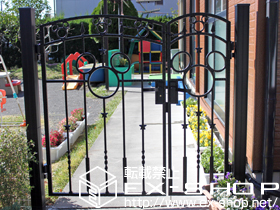 の門扉 ディズニー門扉 ミッキーA型 両開き親子 角門柱式 施工例