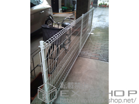 のフェンス・柵 ハイグリッドフェンスN8型 フリーポールタイプ 施工例