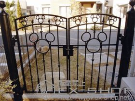 の門扉 ミッキーA型 両開き 丸門柱使用 施工例