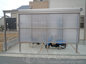 のテラス屋根 ライザーテラスII F型 テラスタイプ 単体 積雪〜20cm対応+ライザーテラス? 前面スクリーン 2段+吊下げ物干し 標準 2本入 施工例