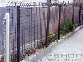 のフェンス・柵 メッシュフェンス G10 フリー支柱タイプ 施工例