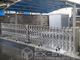 のカーゲート レイオス7型(傾斜地用) ノンレール 両開き34-34W 施工例