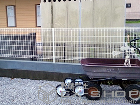 のフェンス・柵 ハイグリッドフェンスUF8型 フリーポールタイプ 施工例