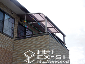 のバルコニー・ベランダ屋根 ライザーテラスII R型 屋根タイプ 単体 積雪〜20cm対応＋吊り下げ式物干し 標準 2本入り 施工例