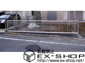 YKKAPのカーゲート エクスラインアップゲート ワイド1型 電動タイプ+ロング支持金具+ 施工例