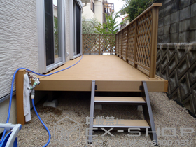 のウッドデッキ リコステージII 連棟+デッキフェンス+ステップ2段 施工例