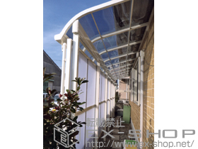 のテラス屋根 ライザーテラスII R型 1500 テラスタイプ 連棟 積雪〜50cm対応＋吊り下げ物干し　ロング　2本入 施工例