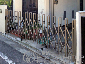 のカーゲート トリップゲート PB型 ノンレール 片開き 施工例