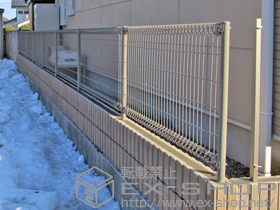 のフェンス・柵 ハイグリッドフェンスN1型 間仕切りタイプ 施工例