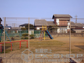 のフェンス・柵 ハイグリッドフェンスN8型 フリーポールタイプ 施工例