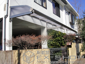 のバルコニー・ベランダ屋根 ヴェクターテラス R型 ルーフタイプ 連棟 積雪〜20cm対応+ヴェクターテラス用 屋根妻パネル R型 施工例