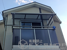 のバルコニー・ベランダ屋根 ライザーテラスII R型 ルーフタイプ 単体 積雪〜20cm対応+吊り下げ物干し　標準2本入 施工例