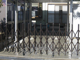 のカーゲート トリップゲート PC型 ノンレール 片開き 32S 施工例