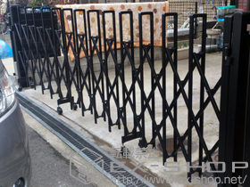 のカーゲート トリップゲート PB型 片開き 施工例