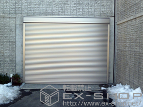 のガレージシャッター ガレージシャッタークワトロ 電動式 外部付タイプ 施工例